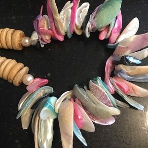 Dyed shells necklace 🐚